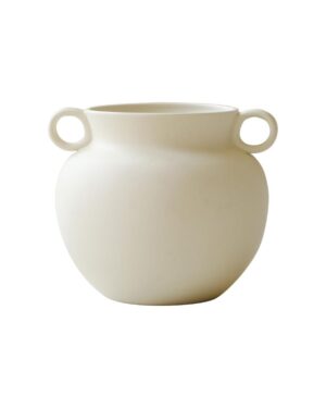 cream ceramic pot